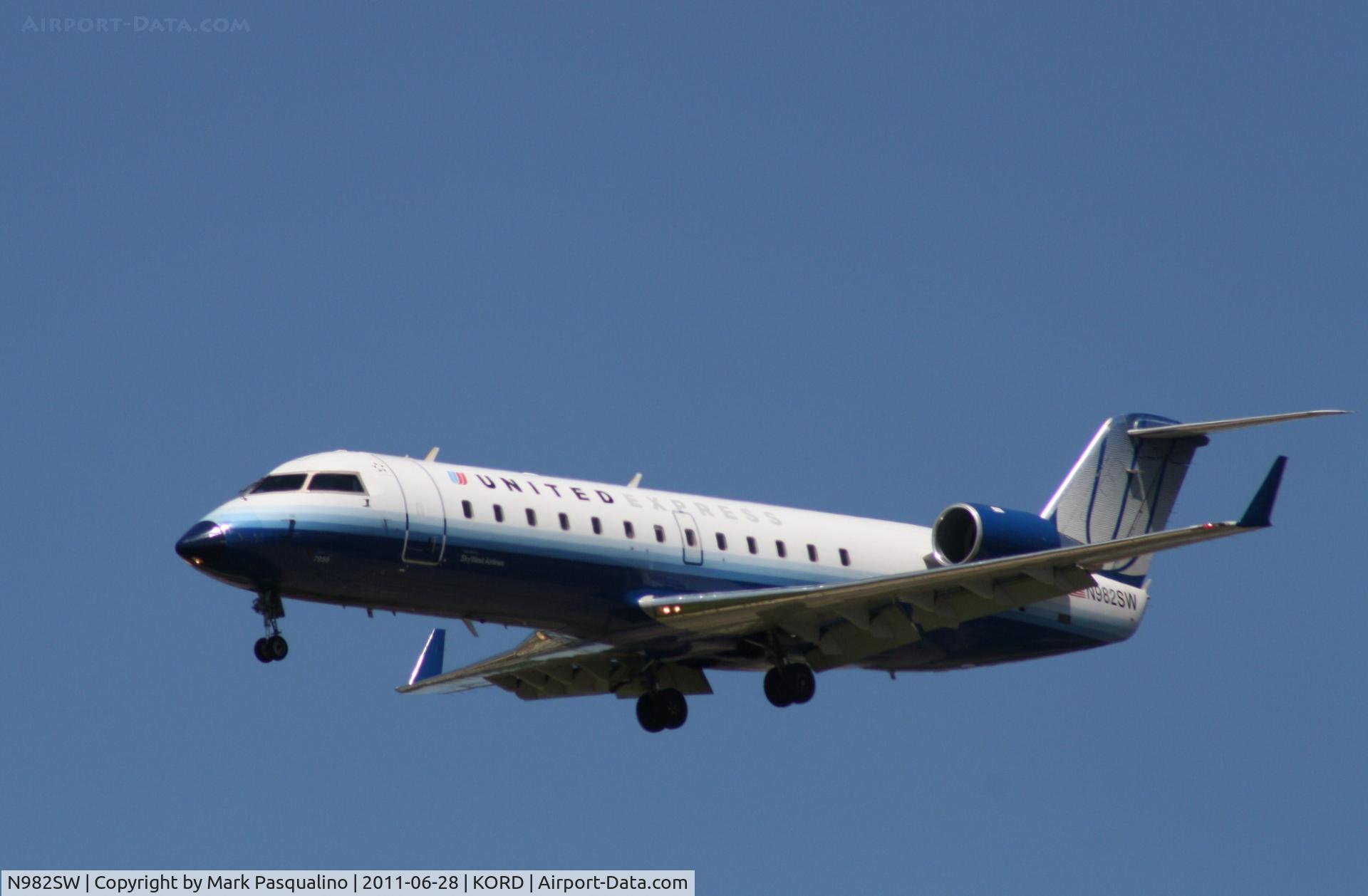 N982SW, 2004 Bombardier CRJ-200 (CL-600-2B19) C/N 7956, CL-600-2B19