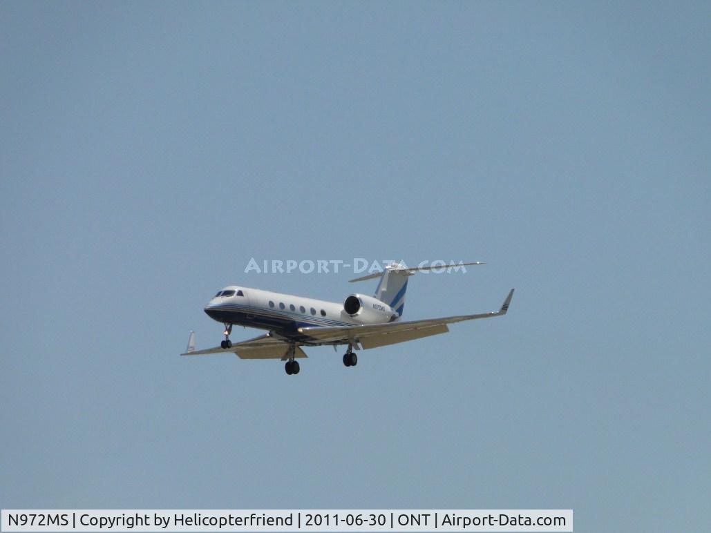 N972MS, 1996 Gulfstream Aerospace G-IV C/N 1285, On final to runway 26L