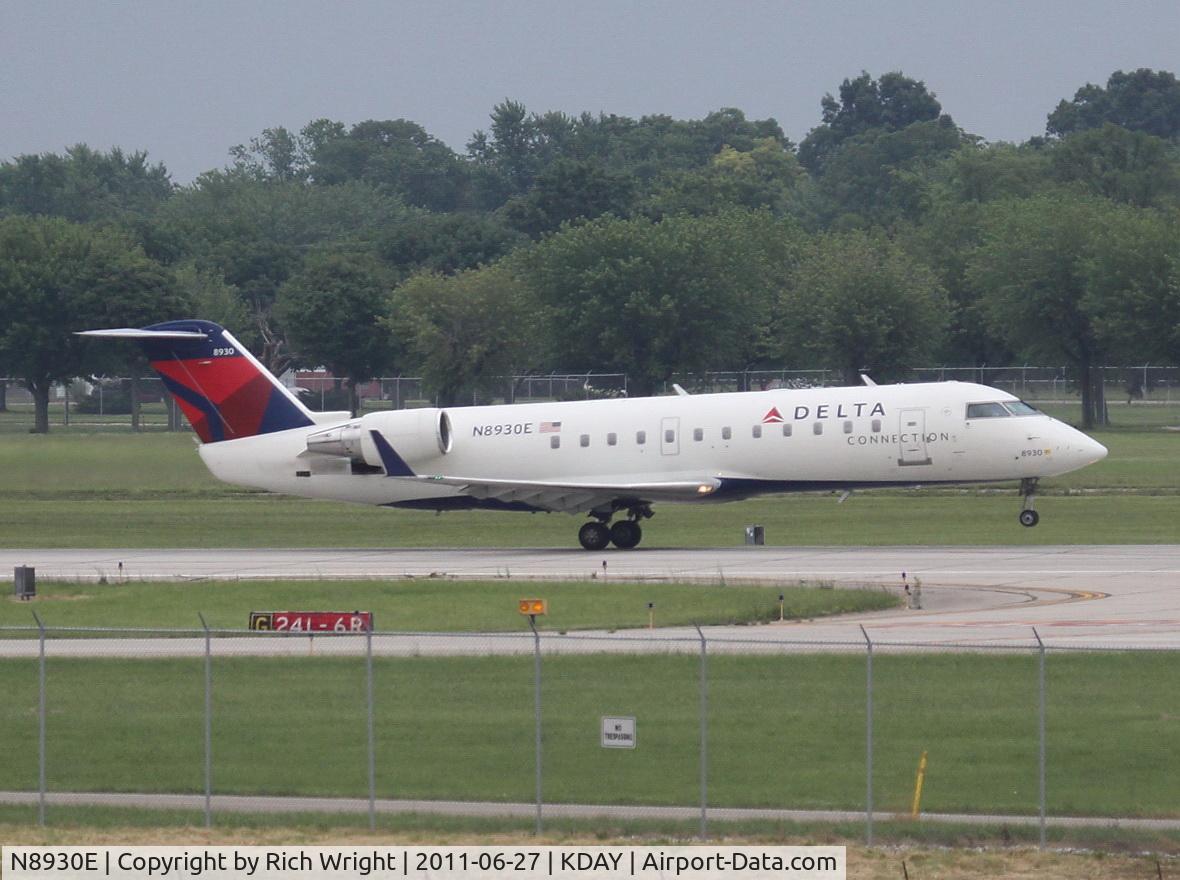N8930E, 2004 Canadair CRJ-440 (CL-600-2B19) Regional Jet C/N 7930, Departing runway 24L