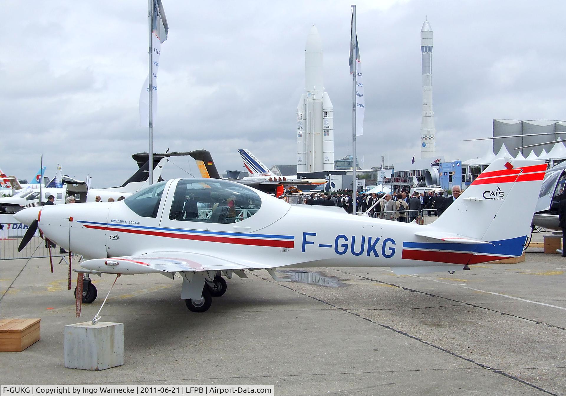F-GUKG, Grob G-120A-F C/N 85041, Grob G.120A-F at the Aerosalon 2011, Paris