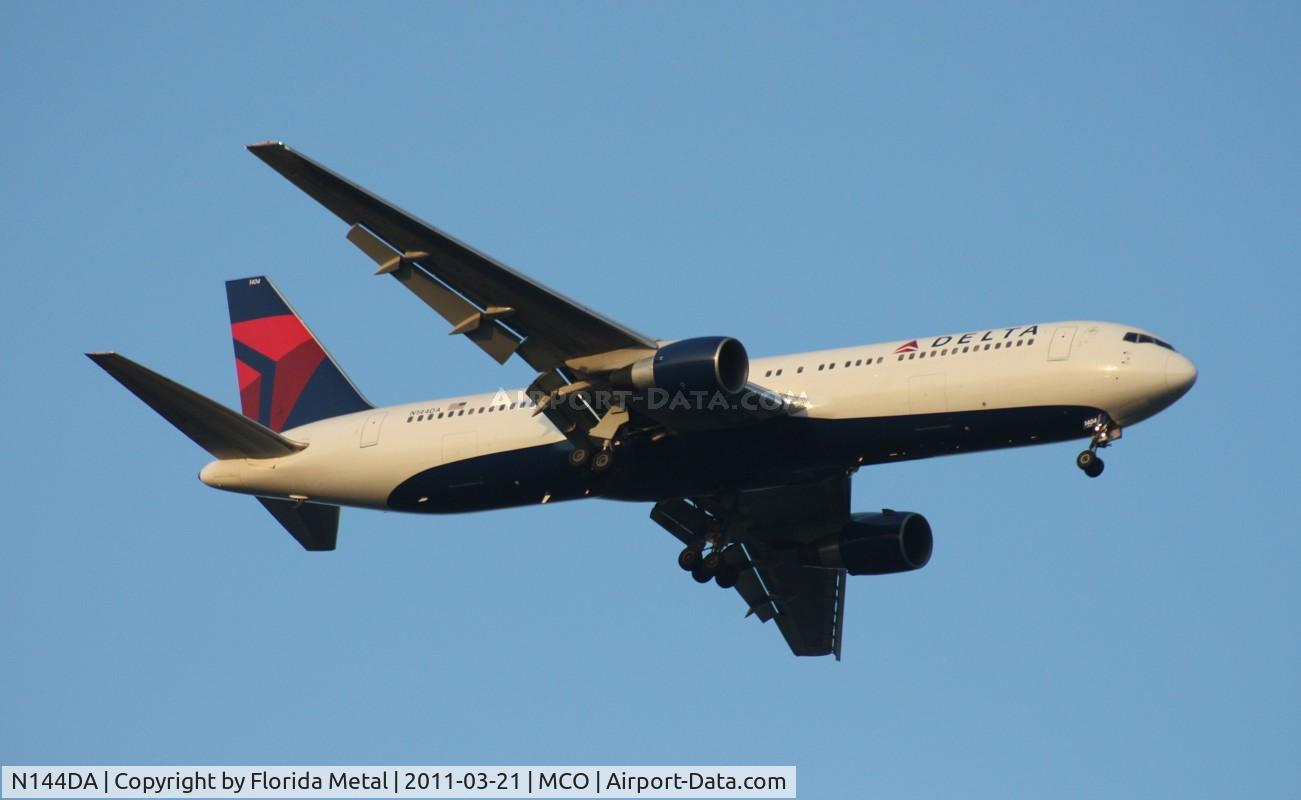 N144DA, 1999 Boeing 767-332 C/N 27584, Delta 767-300
