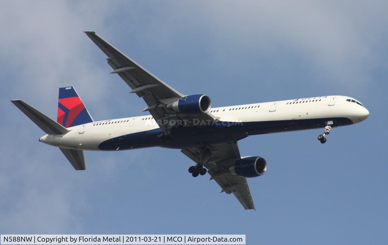 N588NW, 2003 Boeing 757-351 C/N 32988, Delta 757-300