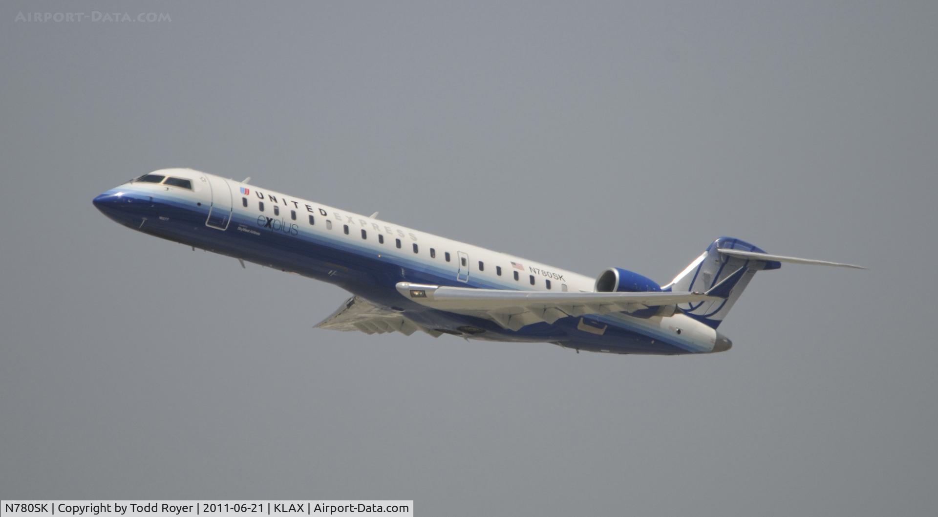 N780SK, 2009 Bombardier CRJ-700 (CL-600-2C10) Regional Jet C/N 10277, Departing LAX