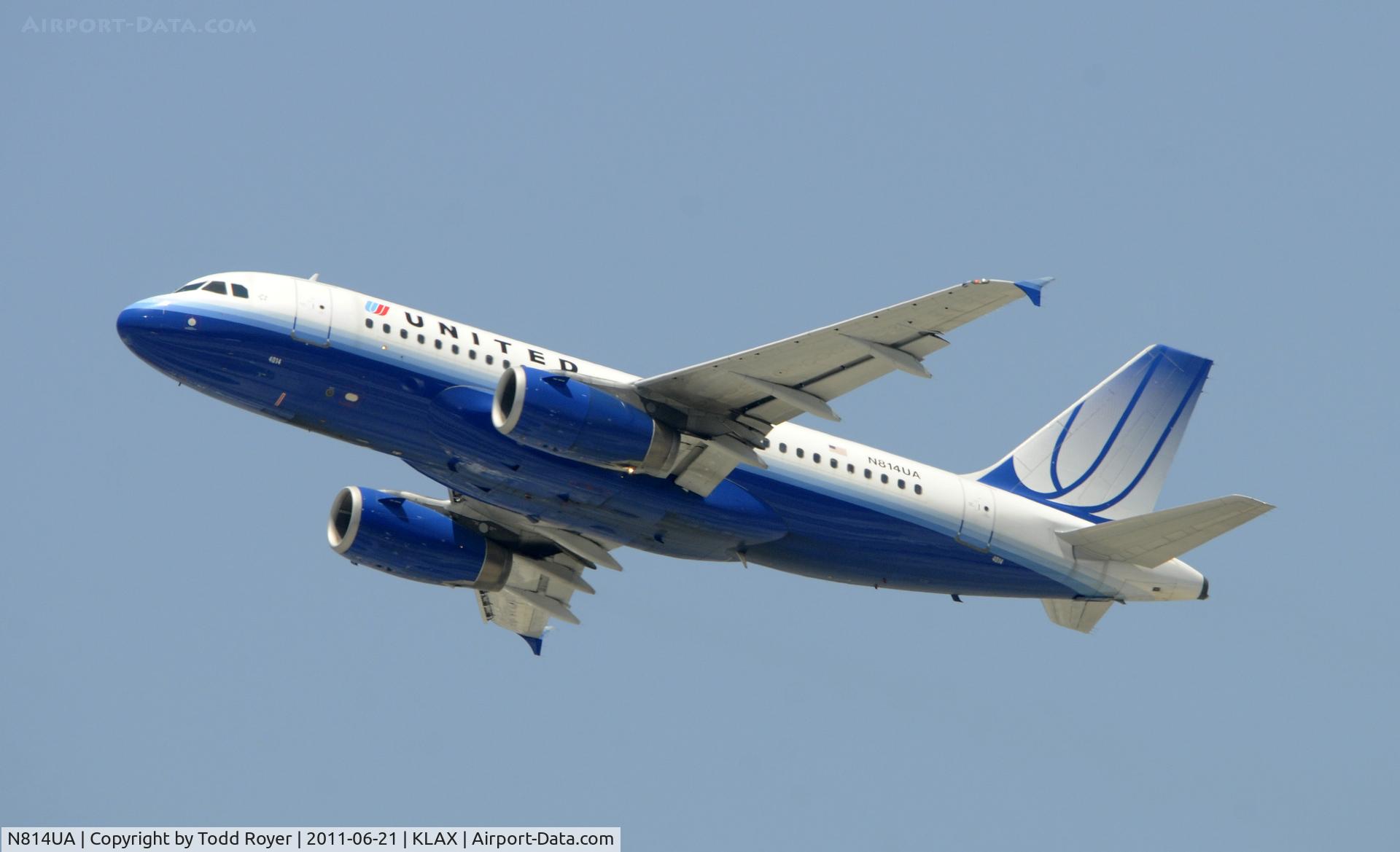 N814UA, 1998 Airbus A319-131 C/N 862, Departing LAX
