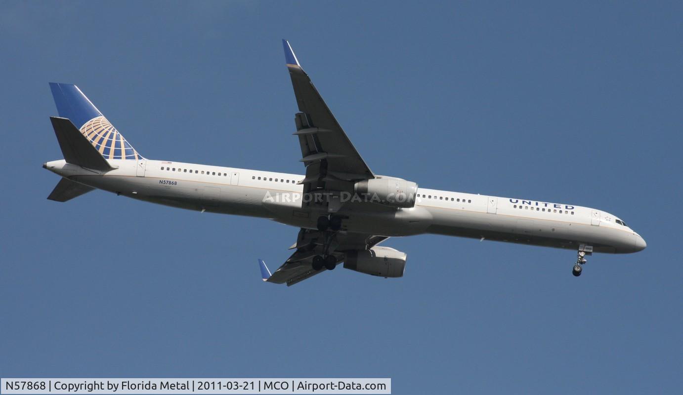 N57868, 2002 Boeing 757-33N C/N 32590, United 757-300