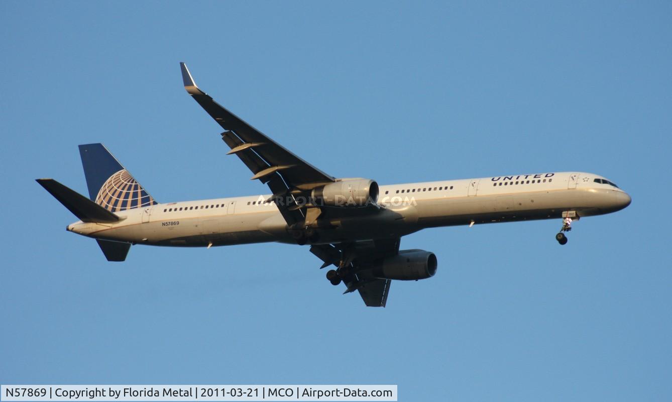N57869, 2002 Boeing 757-33N C/N 32593, United 757-300