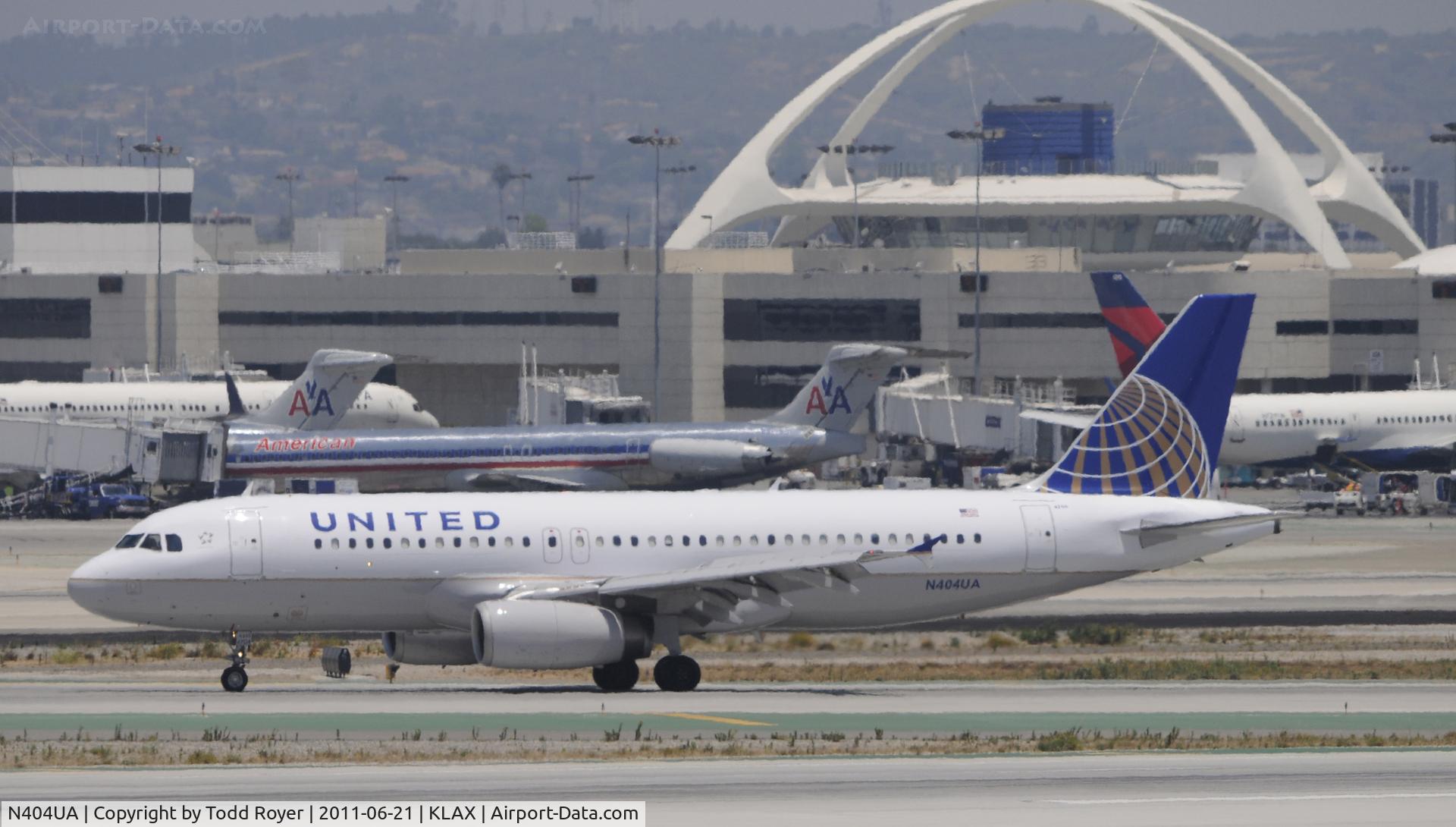 N404UA, 1993 Airbus A320-232 C/N 450, Arriving LAX