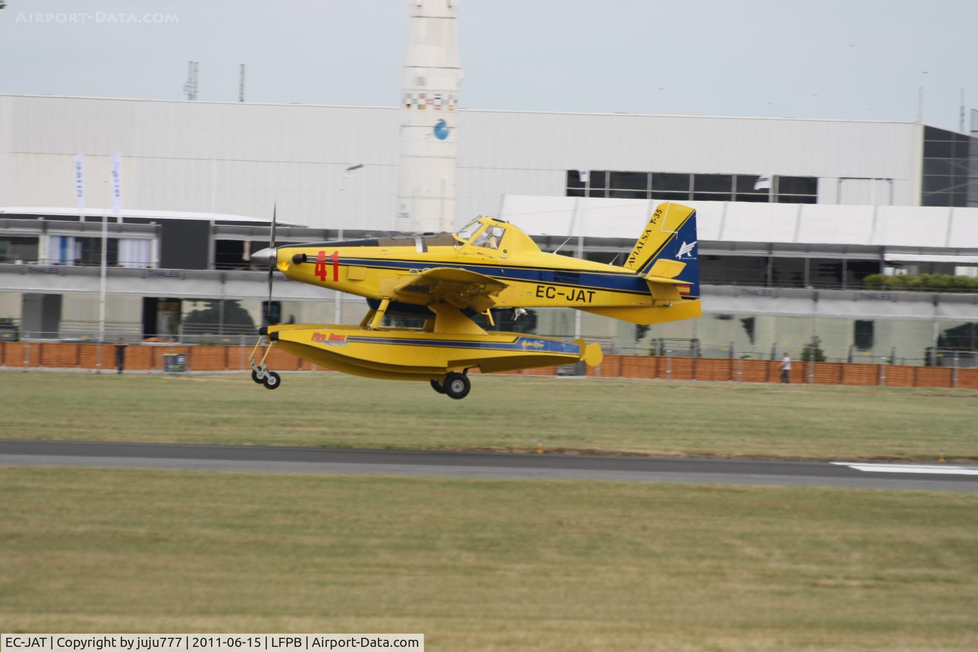 EC-JAT, Air Tractor AT-802A C/N 802A-0179, on training for SIAE 2011