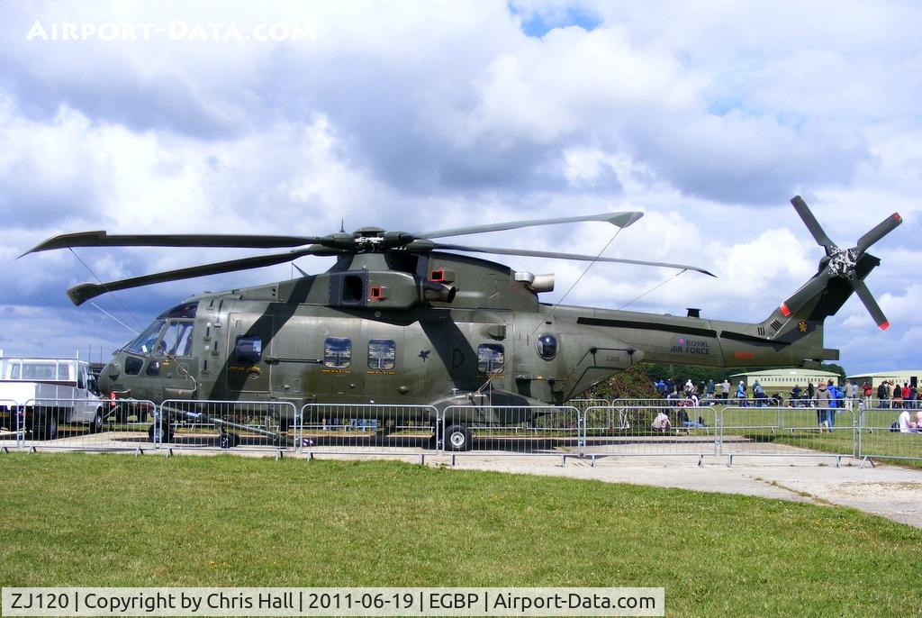 ZJ120, AgustaWestland EH-101 Merlin HC.4 C/N 50083/RAF04, on static display at the Cotswold Airshow