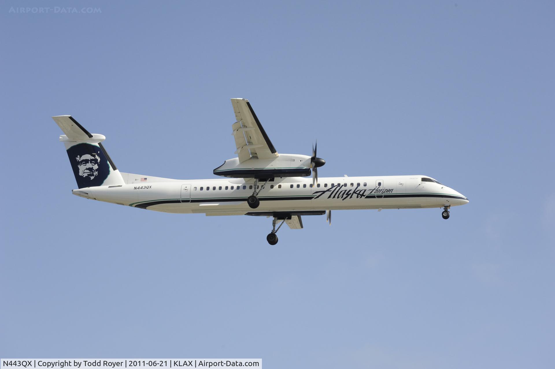 N443QX, 2010 Bombardier DHC-8-402 Dash 8 C/N 4353, Landing at LAX
