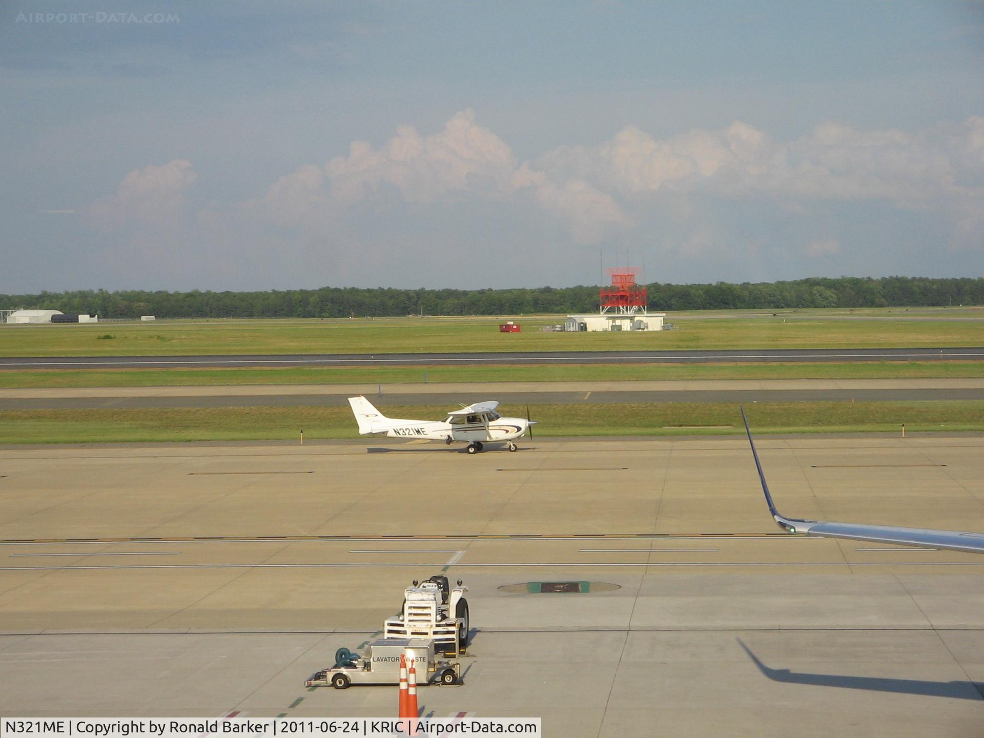 N321ME, 2000 Cessna 172S C/N 172S8566, Richmond