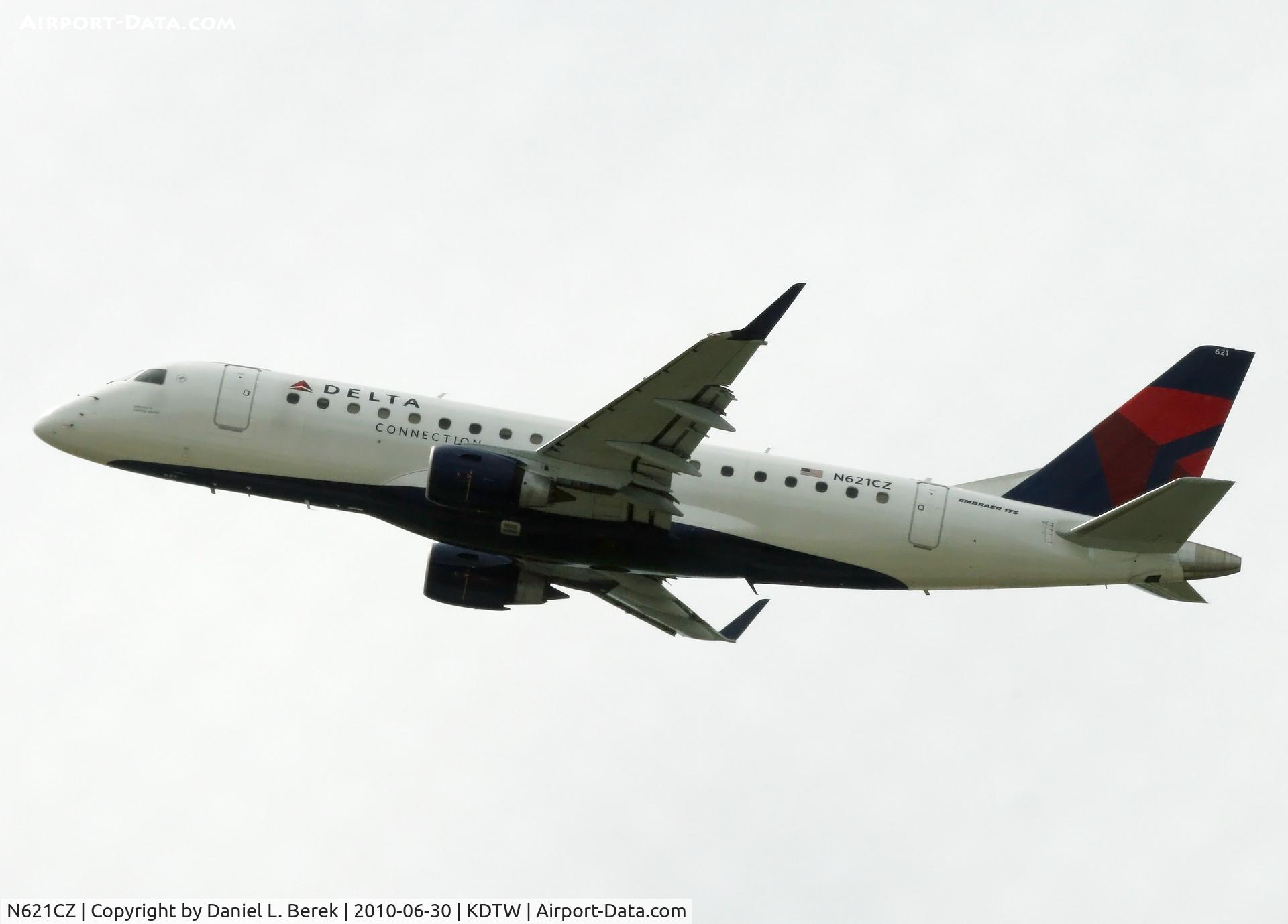 N621CZ, 2008 Embraer 175LR (ERJ-170-200LR) C/N 17000218, Formerly painted in Northwest colors, a Delta Connction ERJ170 takes off at DTW.
