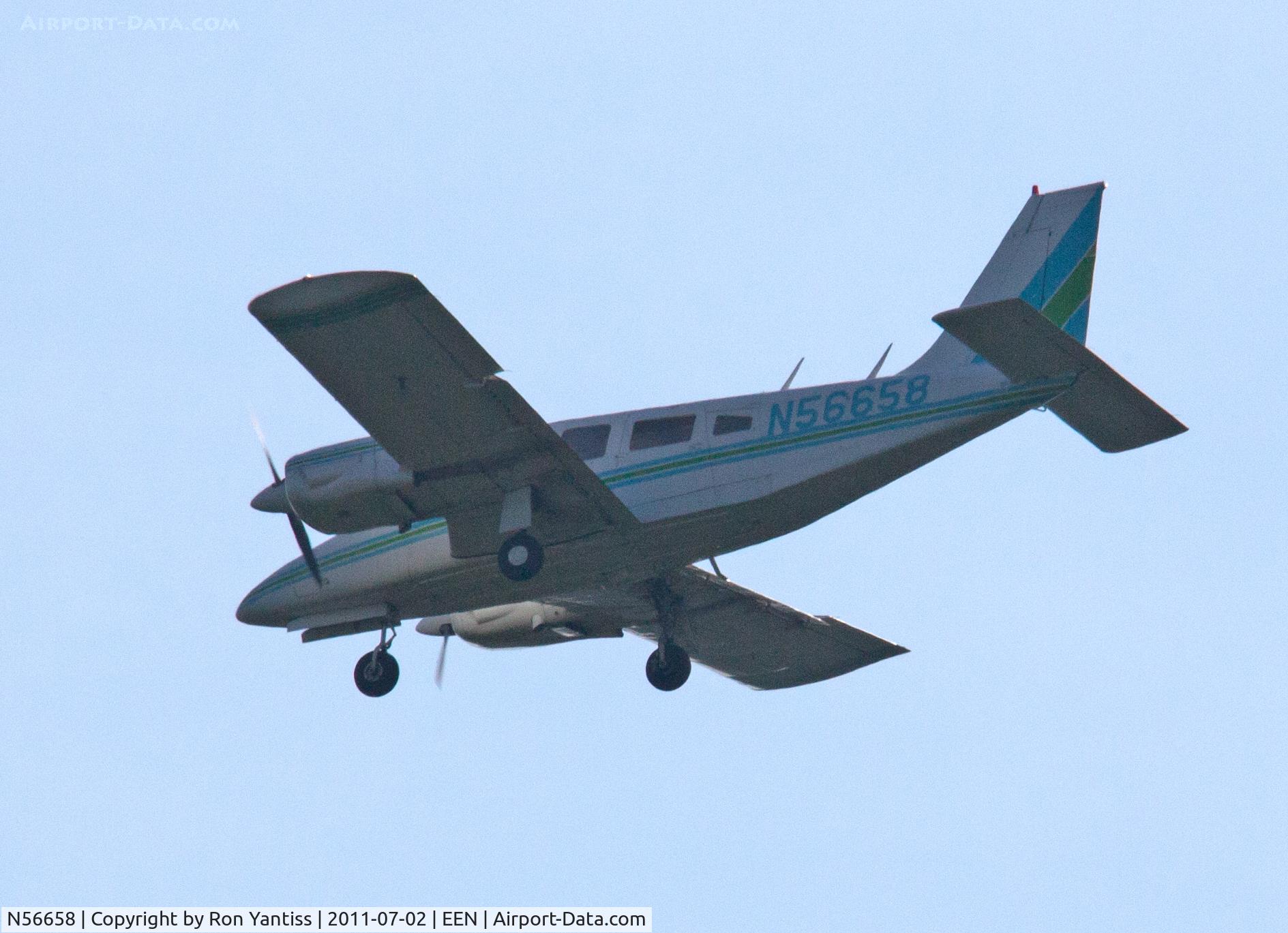N56658, 1973 Piper PA-34-200 C/N 34-7450019, On approach to Keene, NH 8:30am.
