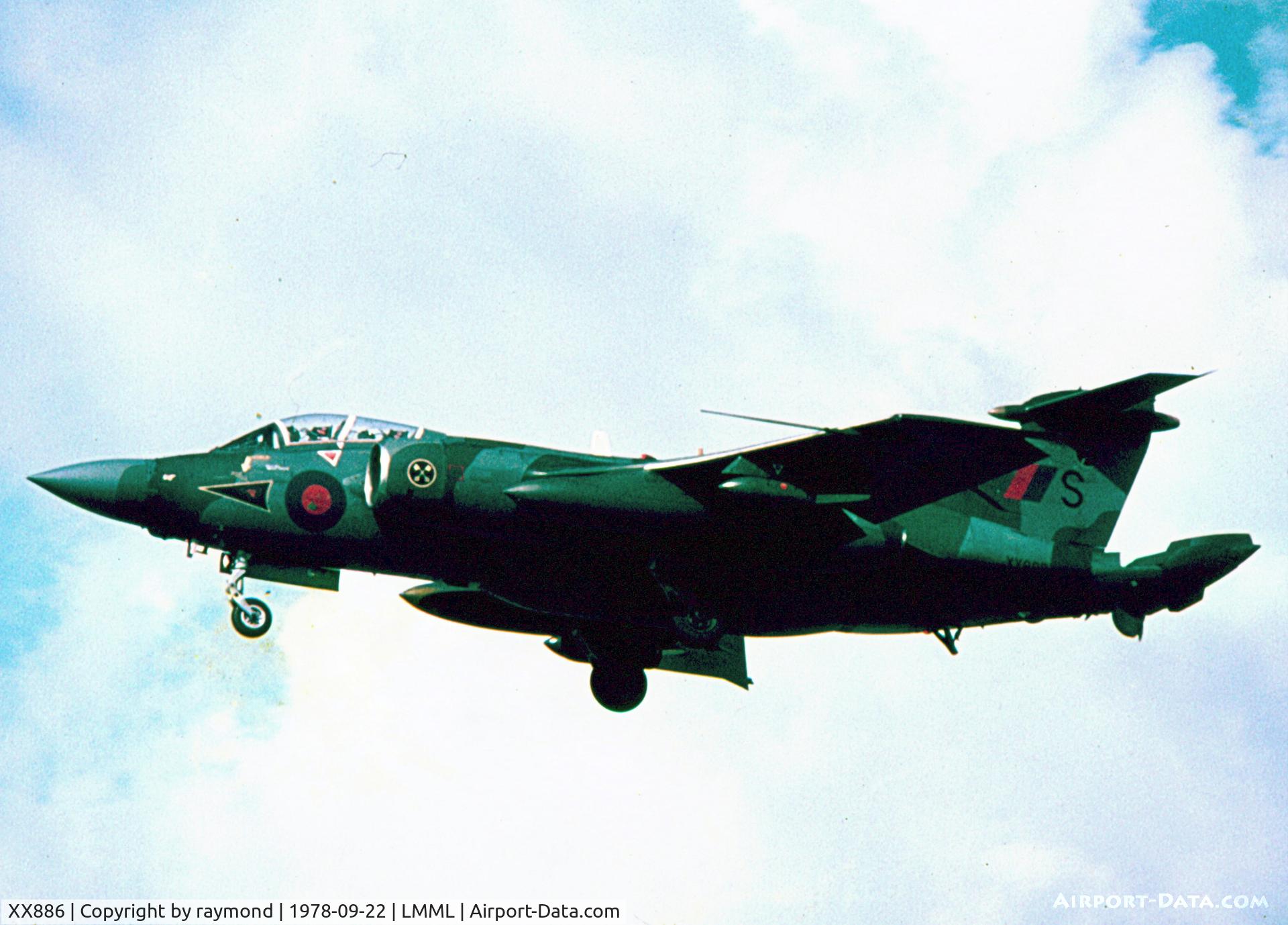 XX886, 1974 Hawker Siddeley Buccaneer S.2B C/N B3-02-73, Buccaneer XX886/S 16Sqd RAF