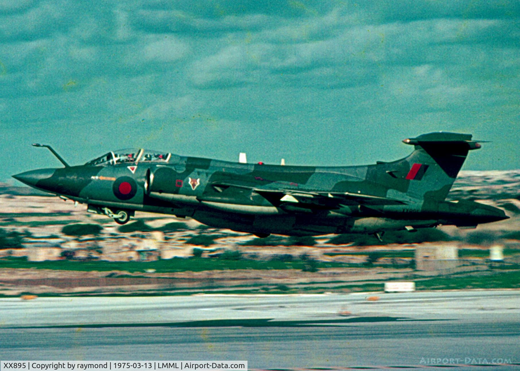 XX895, 1975 Hawker Siddeley Buccaneer S.2B C/N B3-04-74, Buccaneer XX895 12 Sqd RAF