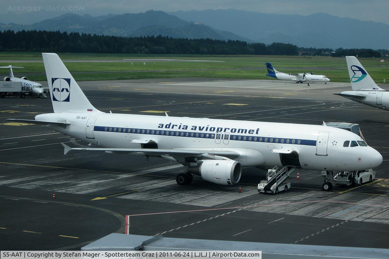 S5-AAT, 1991 Airbus A320-231 C/N 0191, Ljubljana Airport