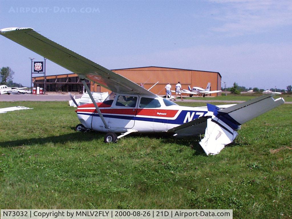 N73032, Cessna 172M C/N 17267243, Overnight winds, thunderstorms damage many planes in Lake Elmo

Published on August 27, 2000
Powerful thunderstorms packing high winds, hail and rain raced through several suburbs east of St. Paul early Saturday, uprooting decades-old trees and flippin