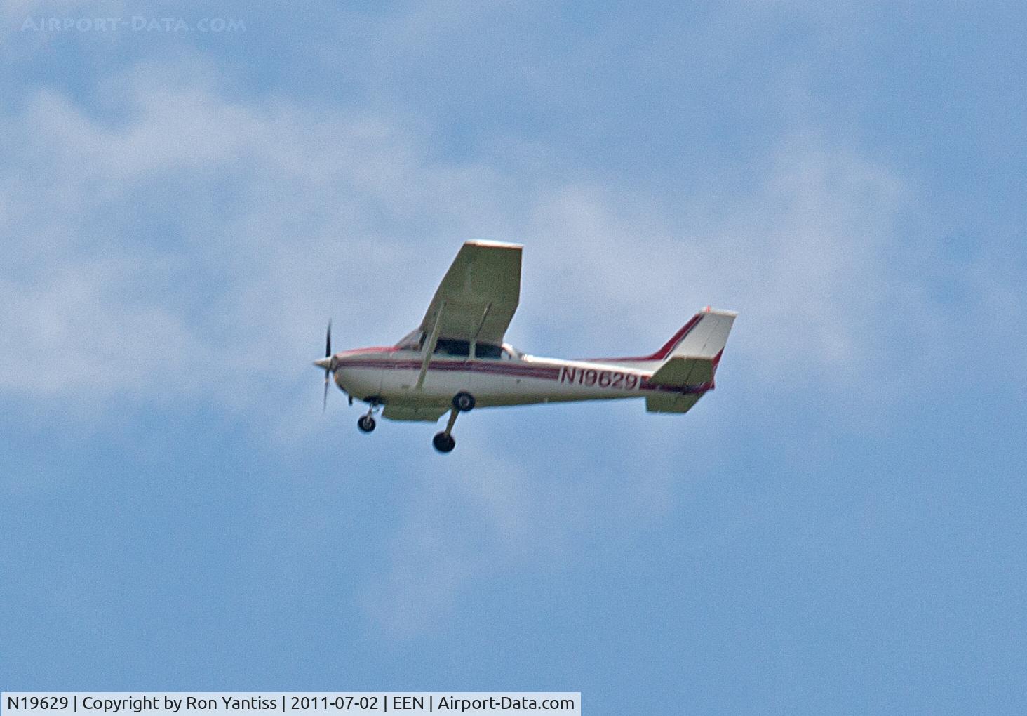 N19629, 1972 Cessna 172L C/N 17260623, South of Keene, NH