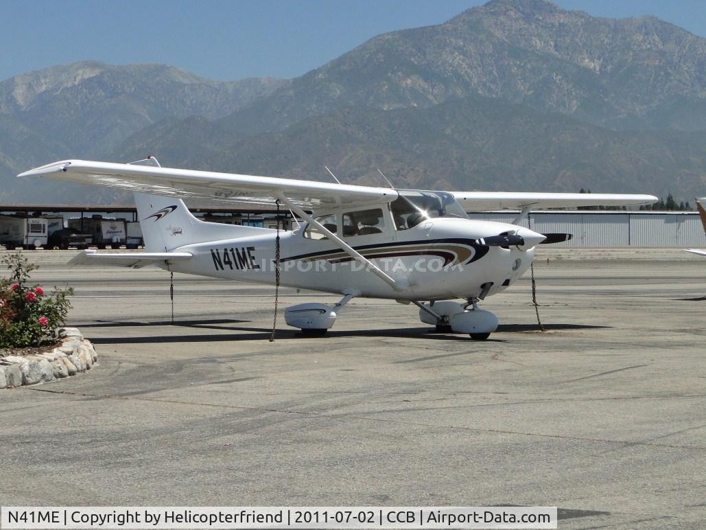 N41ME, 1978 Cessna 172N C/N 17269389, Parked north of Maniac Mike's Cafe