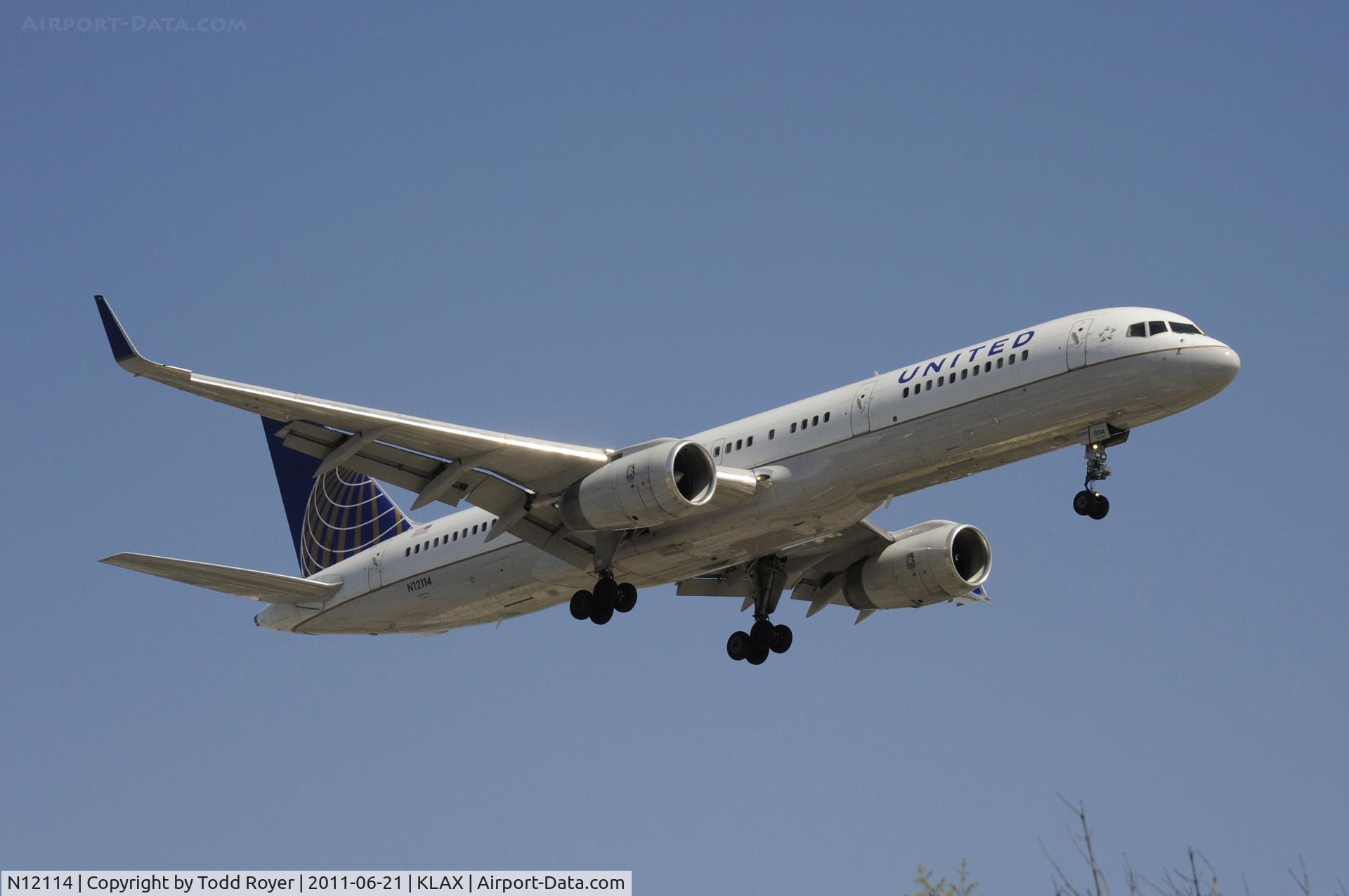 N12114, 1995 Boeing 757-224 C/N 27556, Landing at LAX
