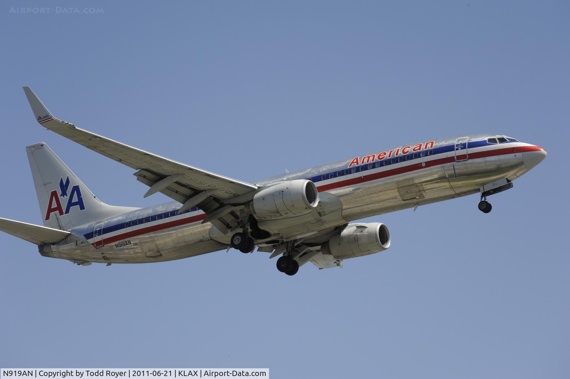 N919AN, 1999 Boeing 737-823 C/N 29520, Landing at LAX