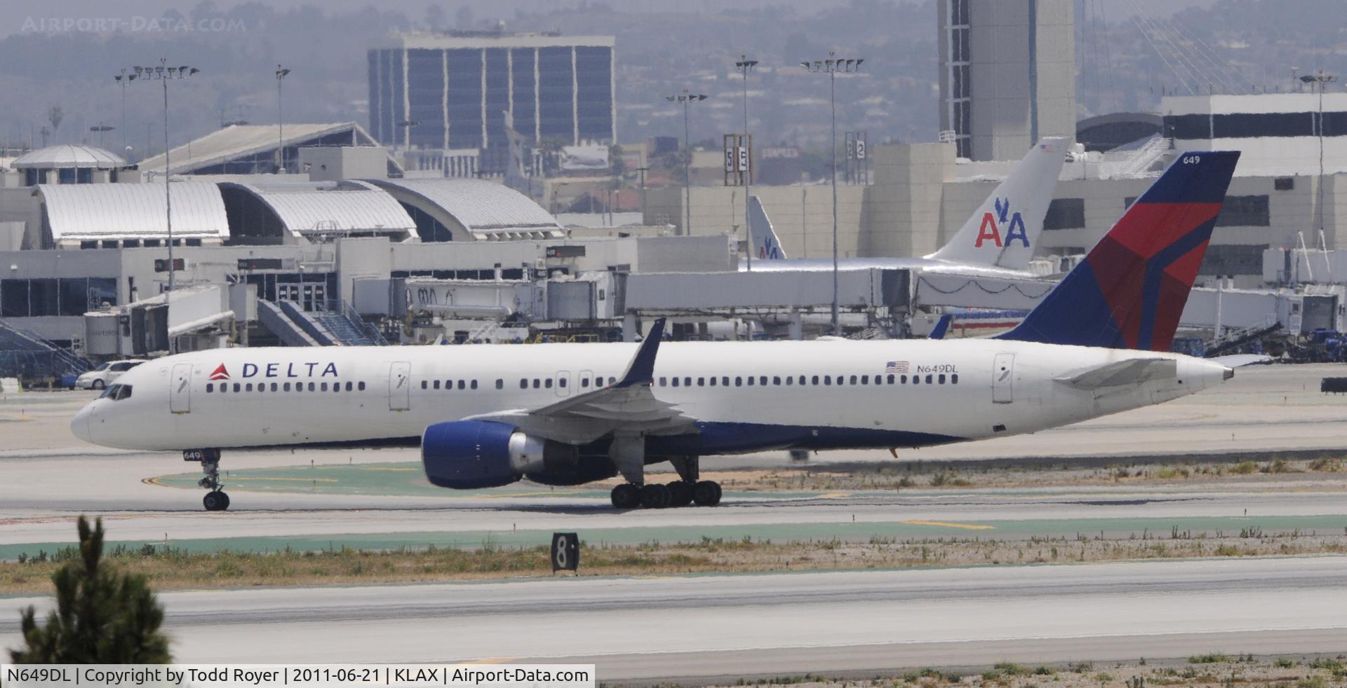 N649DL, 1989 Boeing 757-232 C/N 24389, Arriving LAX