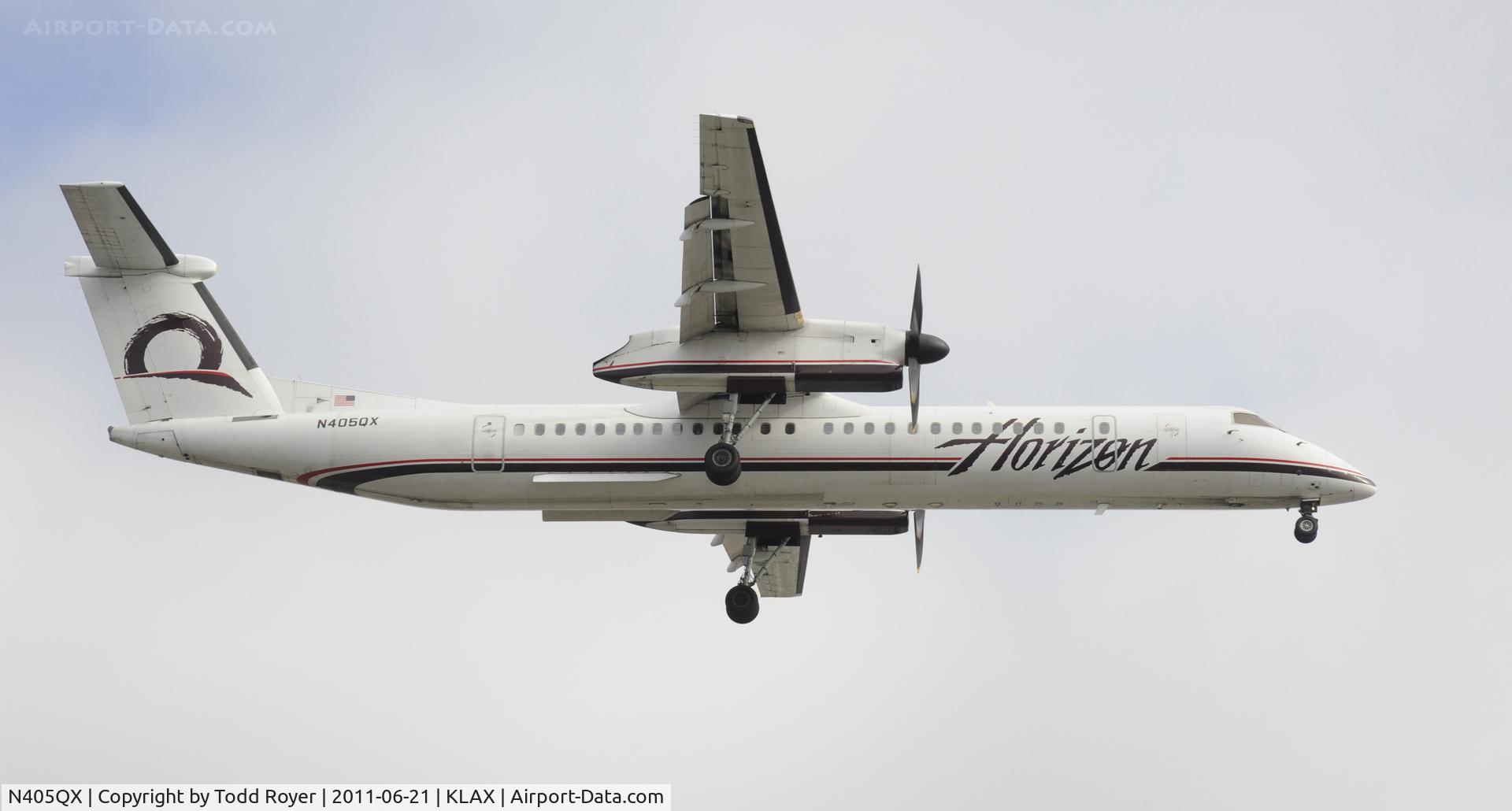 N405QX, 2001 Bombardier DHC-8-402 Dash 8 C/N 4047, Landing at LAX
