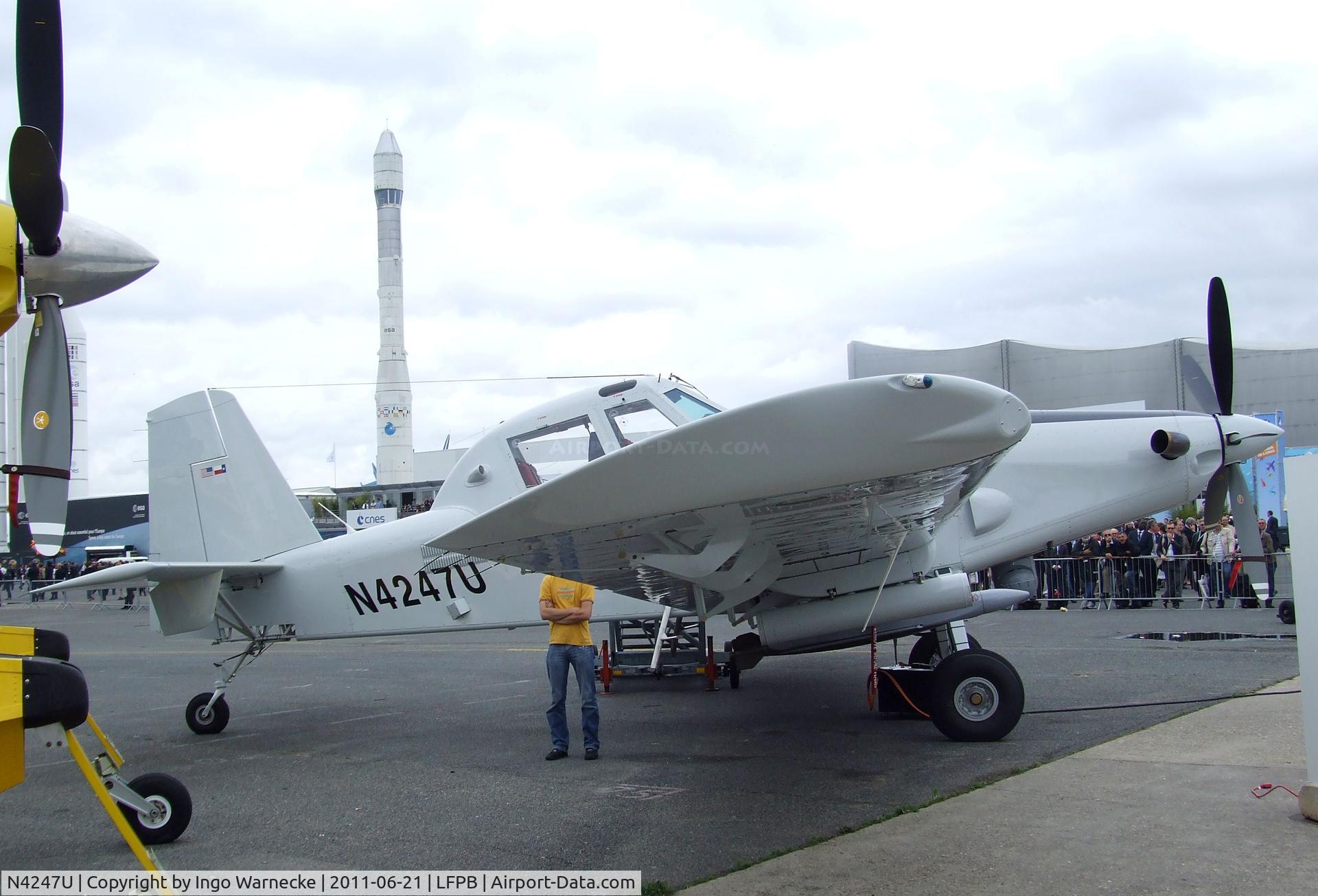N4247U, Air Tractor AT-802 C/N 802-4001, Air Tractor AT-802U at the Aerosalon 2011, Paris