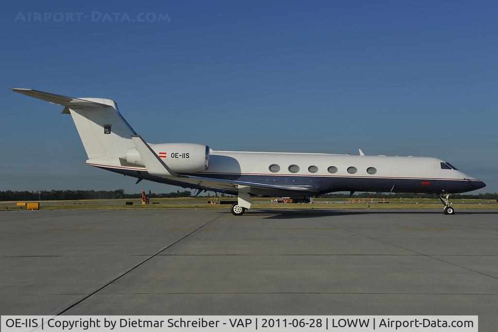 OE-IIS, 1999 Gulfstream Aerospace GV C/N 572, Gulfstream 5