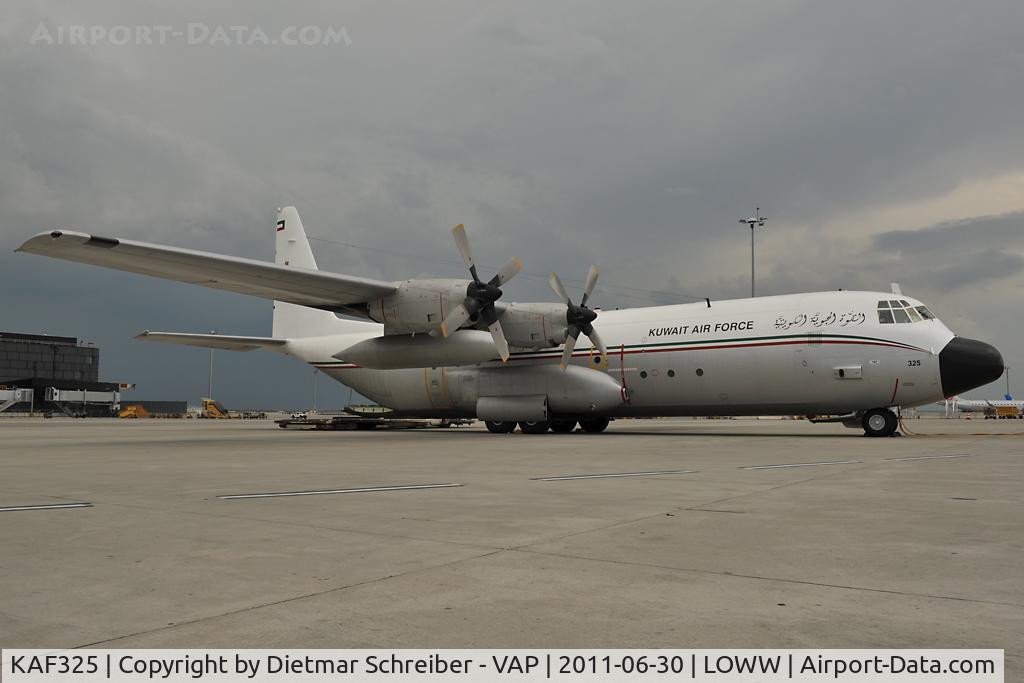 KAF325, 1983 Lockheed L-100-30 Hercules (L-382G) C/N 382-4955, Kuwait Air Force C130 Hercules