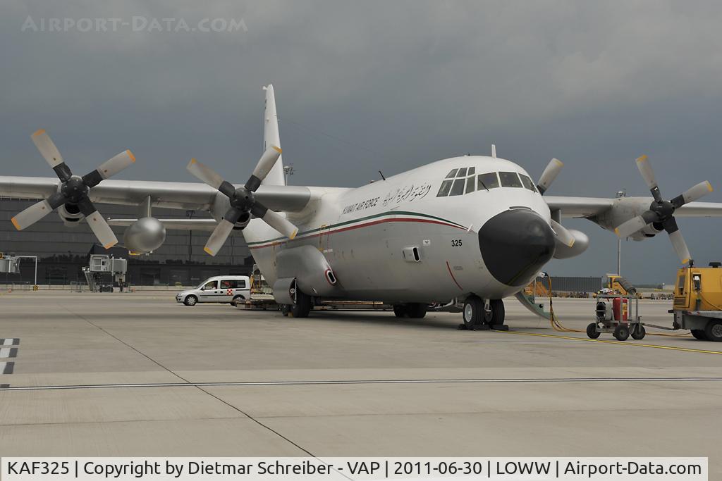 KAF325, 1983 Lockheed L-100-30 Hercules (L-382G) C/N 382-4955, Kuwait Air Force C130 Hercules