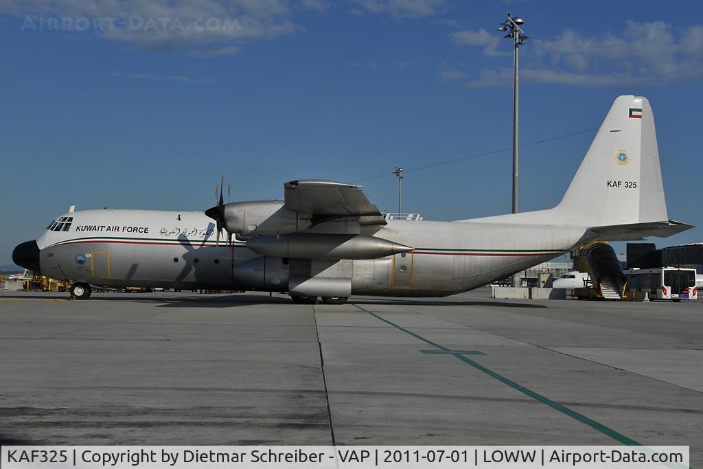 KAF325, 1983 Lockheed L-100-30 Hercules (L-382G) C/N 382-4955, Kuwait Air Force C130 Hercules