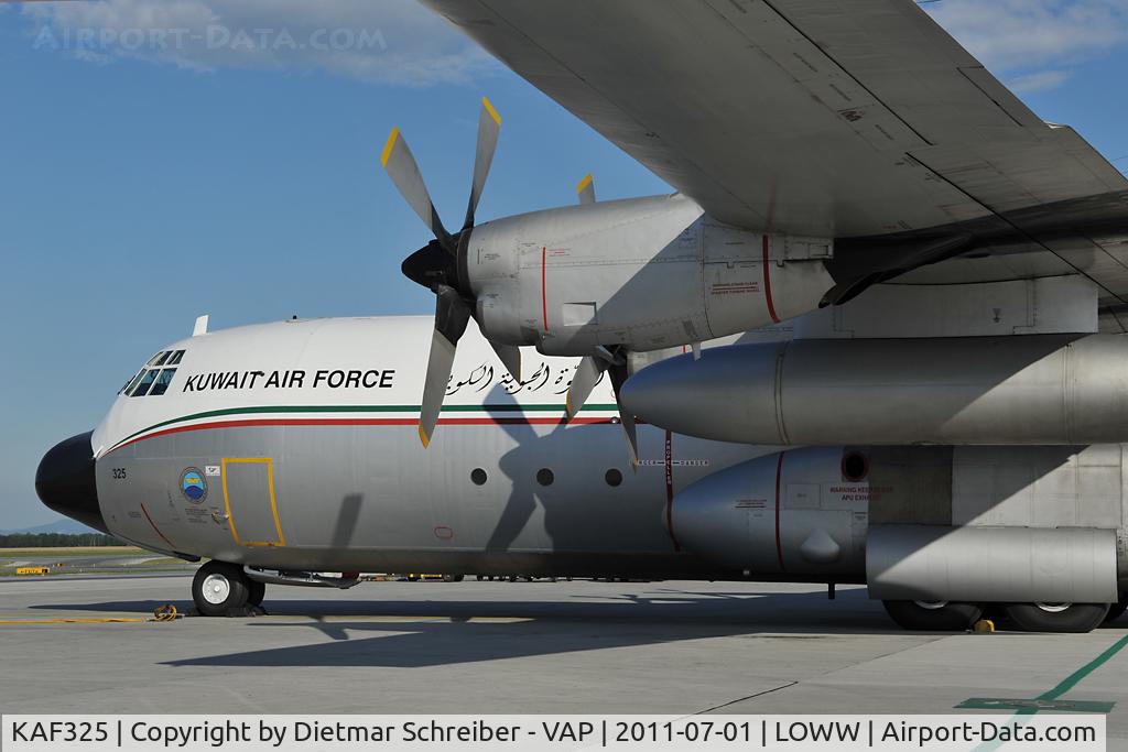 KAF325, 1983 Lockheed L-100-30 Hercules (L-382G) C/N 382-4955, Kuwait Air Force C130 Hercules