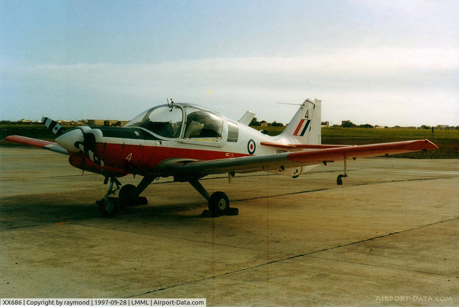 XX686, 1975 Scottish Aviation Bulldog T.1 C/N BH120/332, Bulldog XX686/4 CFS RAF