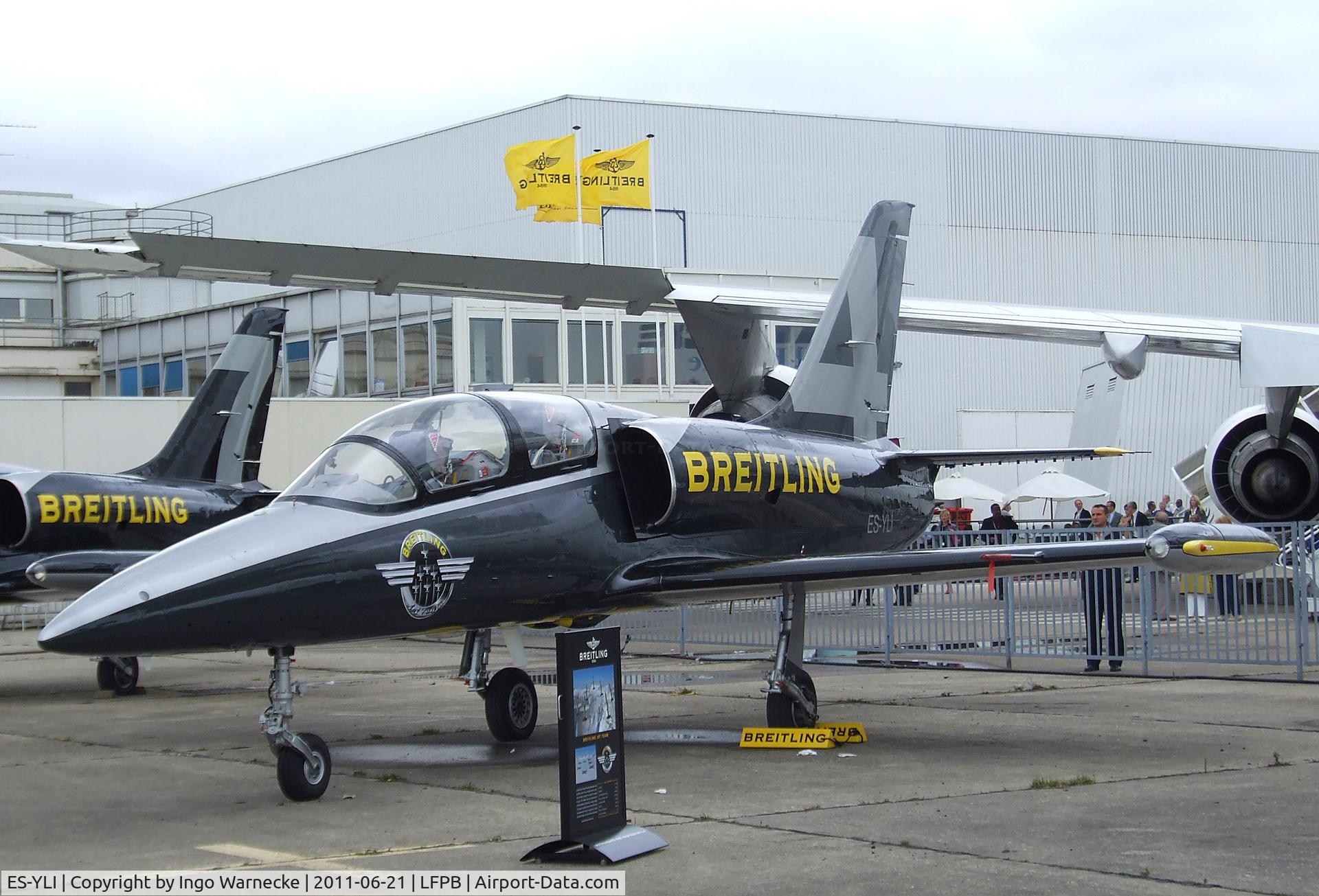 ES-YLI, Aero L-39 Albatros C/N 691876, Aero L-39 Albatros of the BREITLING Jet Team at the Aerosalon 2011, Paris