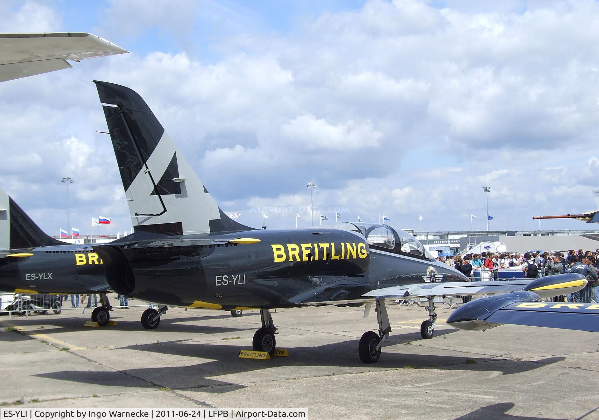 ES-YLI, Aero L-39 Albatros C/N 691876, Aero L-39 Albatros of the BREITLING Jet Team at the Aerosalon 2011, Paris