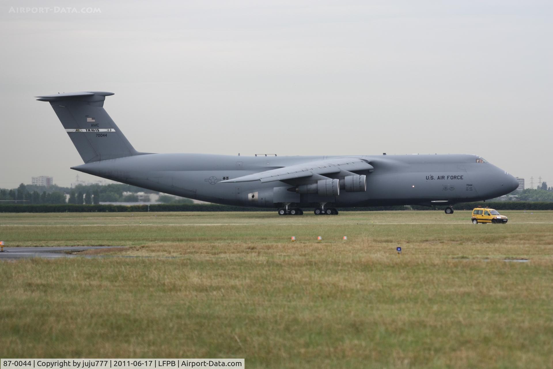 87-0044, 1987 Lockheed C-5B Galaxy C/N 500-0130, on transit for SIAE 2011