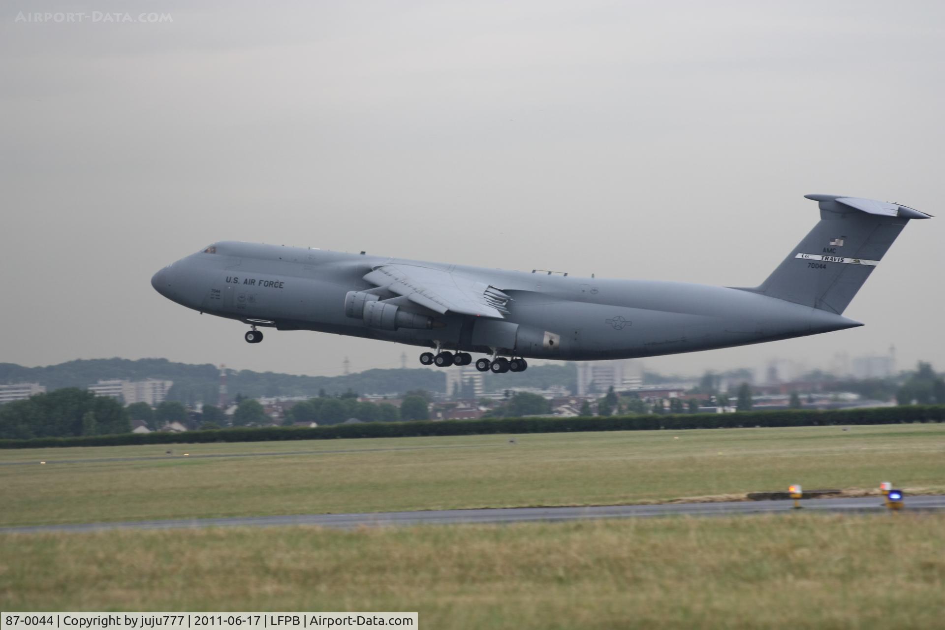 87-0044, 1987 Lockheed C-5B Galaxy C/N 500-0130, on transit for SIAE 2011