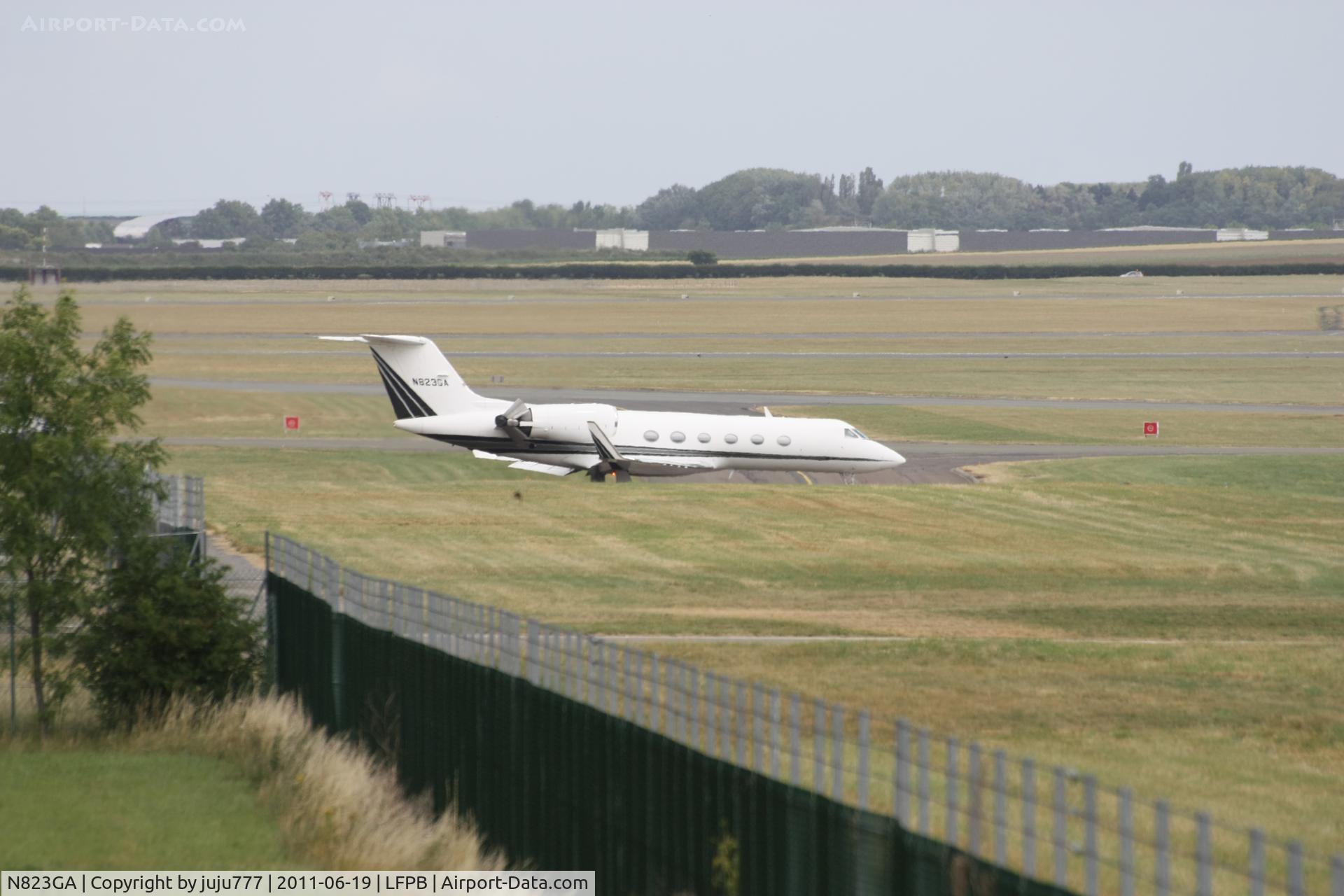 N823GA, 1987 Gulfstream Aerospace G-IV C/N 1005, on transit at Le Bourget