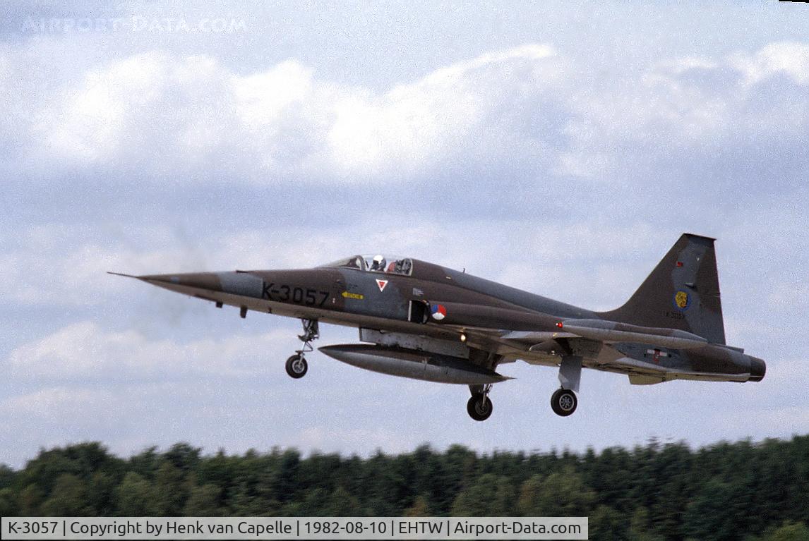K-3057, 1971 Canadair NF-5A Freedom Fighter C/N 3057, NF-5A fighter-bomber of 315 squadron of the Royal Netherlands Air Force landing at Twente air base.
