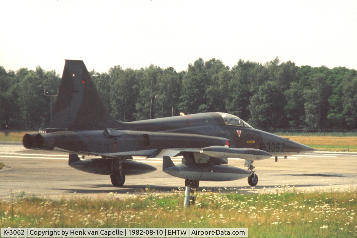 K-3062, 1971 Canadair NF-5A Freedom Fighter C/N 3062, NF-5A fighter-bomber of 313 sqn of the Royal Netherlands Air Force taxying for take off from Twente air base.