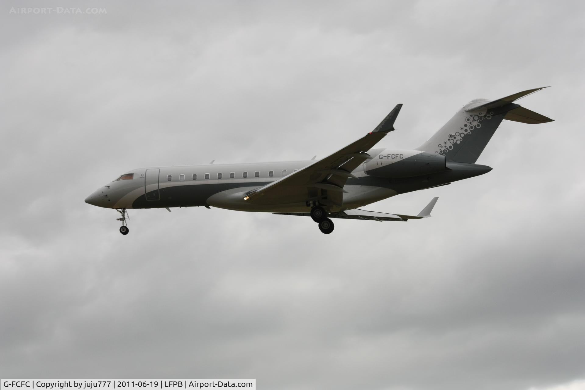 G-FCFC, 2009 Bombardier BD-700-1A10 Global Express C/N 9374, on transtis at Le Bourget