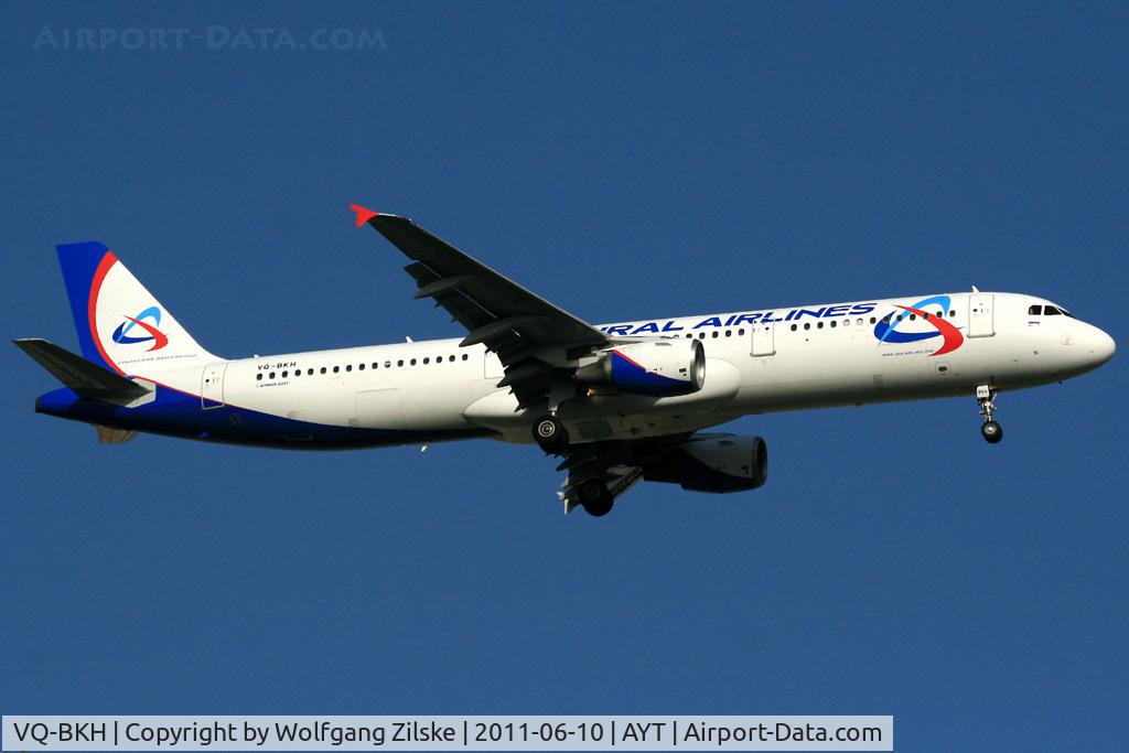 VQ-BKH, 1998 Airbus A321-211 C/N 0841, visitor