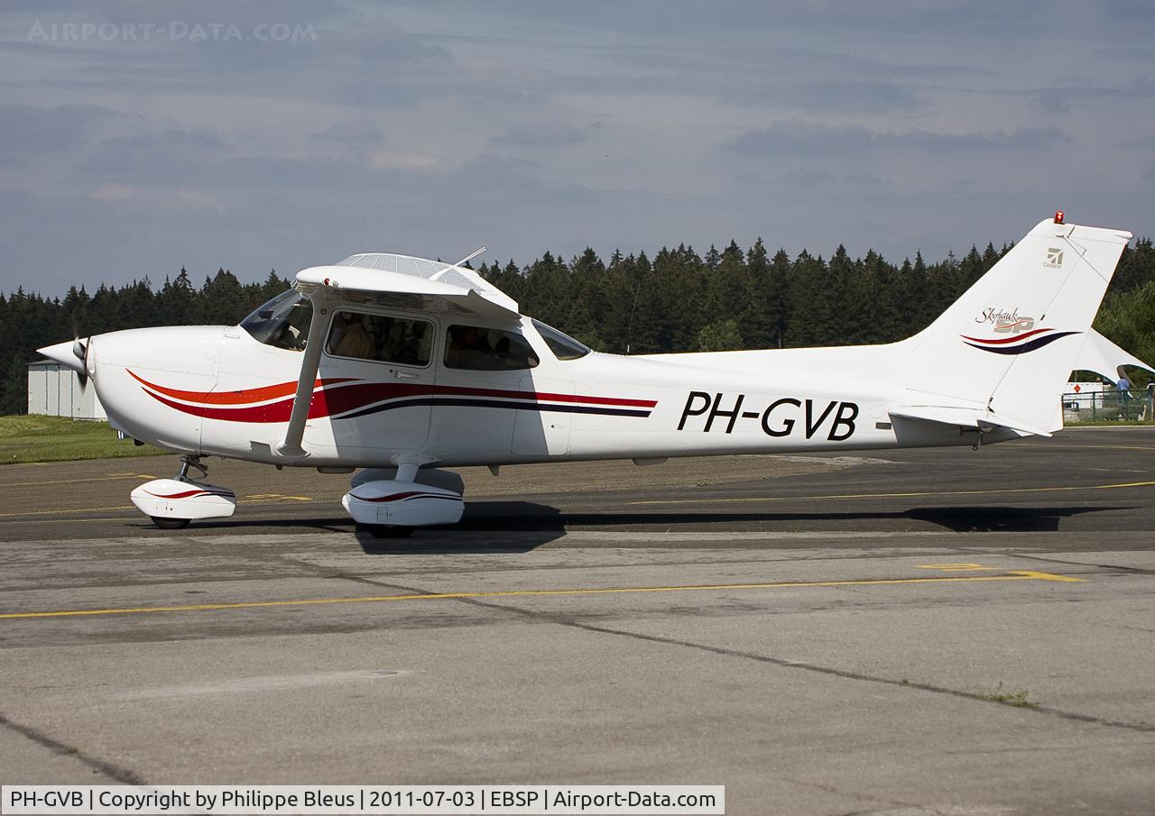 PH-GVB, Cessna 172S Skyhawk SP C/N 172S8231, Taxiing to rwy 05.