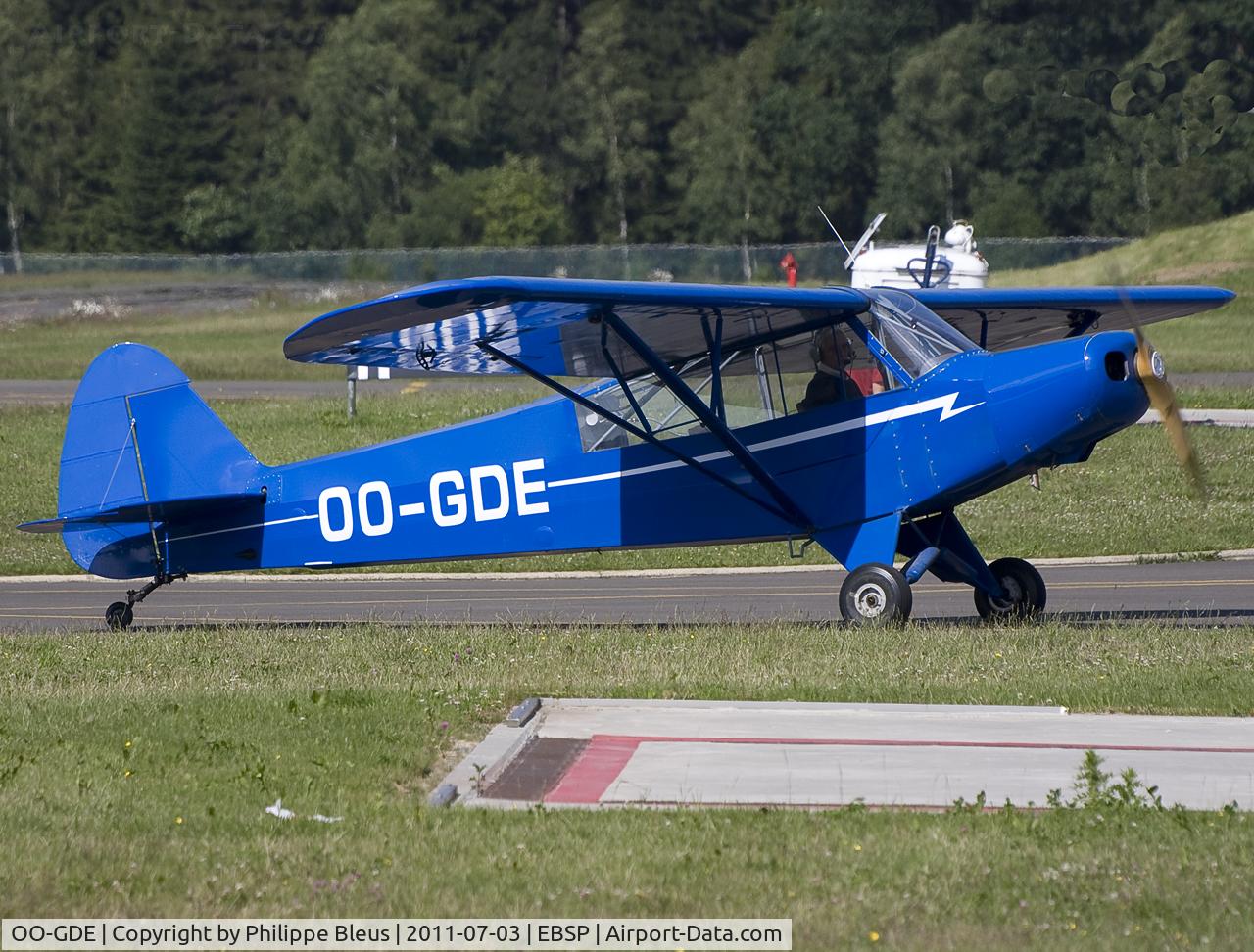 OO-GDE, Piper L-18C Super Cub (PA-18-95) C/N 18-3106, Blue Cub taxiing to the tank station.