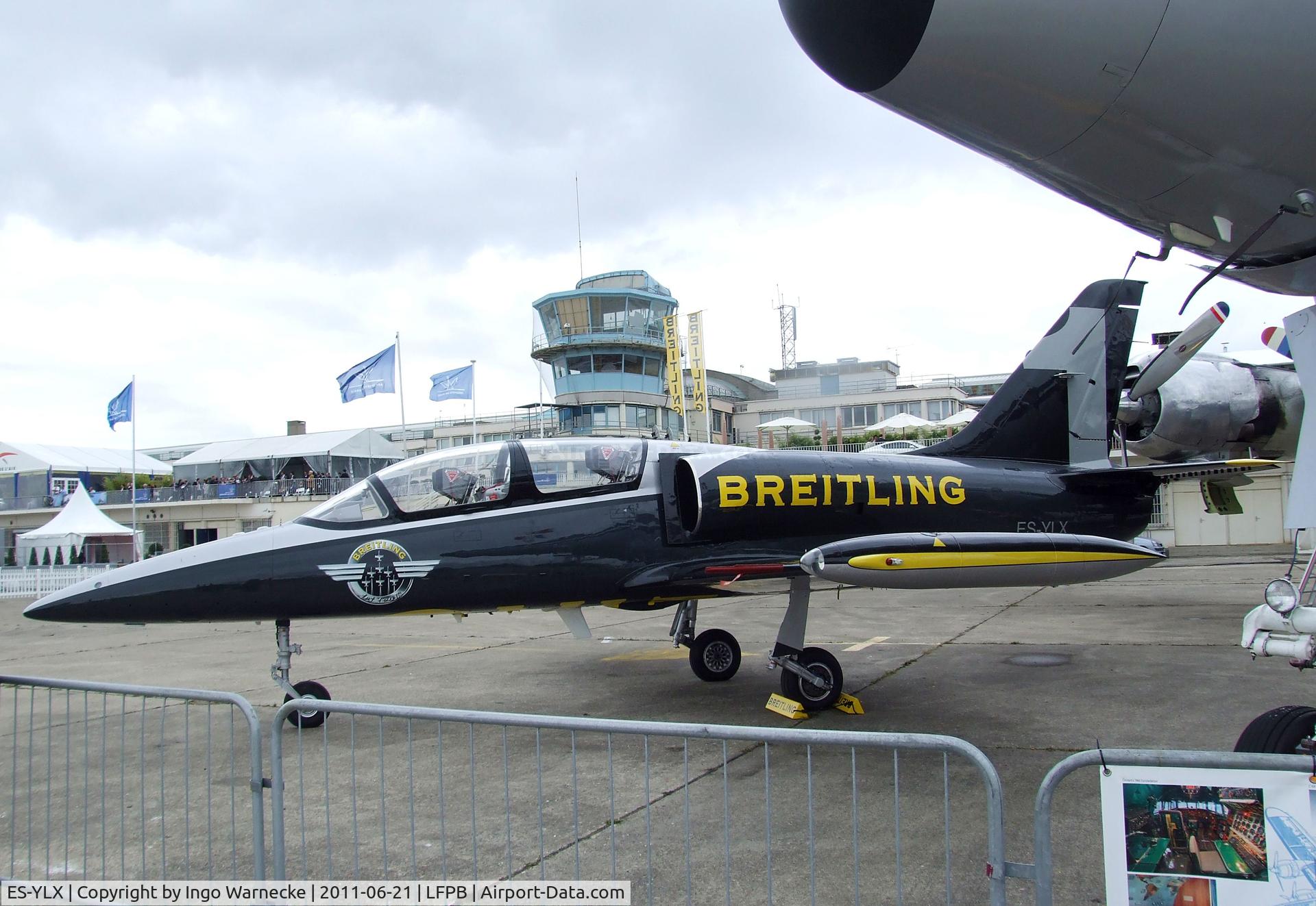 ES-YLX, Aero L-39 Albatros C/N 432905, Aero L-39 Albatros of the BREITLING Jet Team at the Aerosalon 2011, Paris
