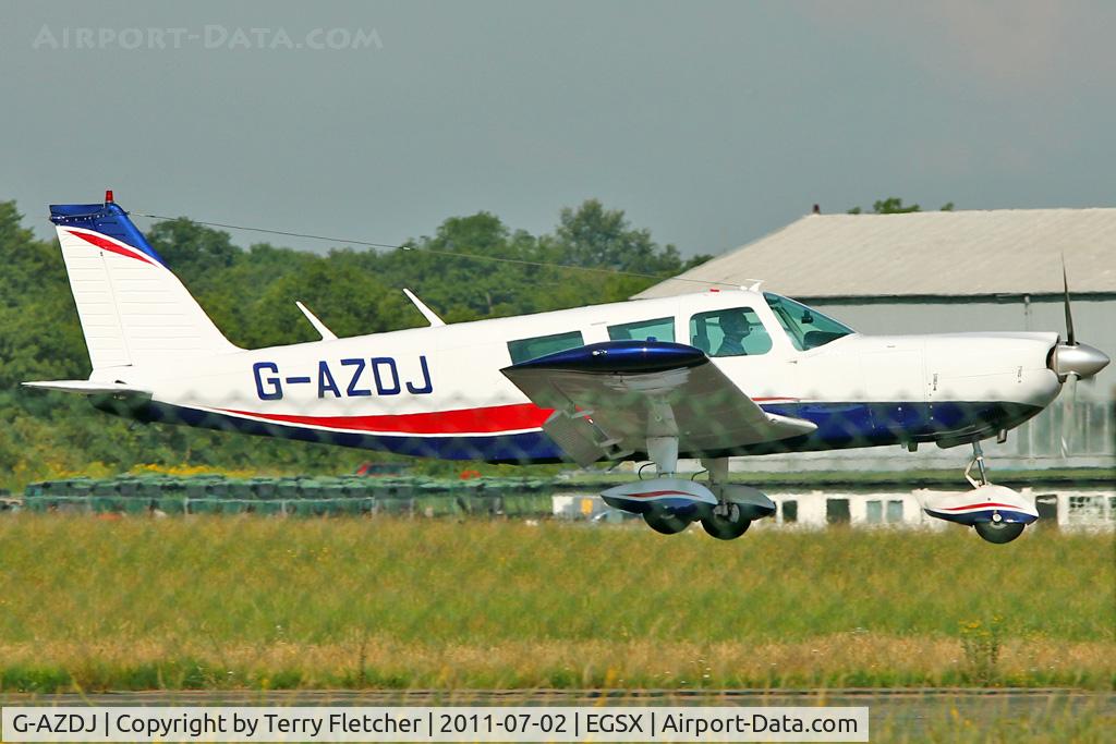 G-AZDJ, 1971 Piper PA-32-300 D Cherokee Six C/N 32-7140068, 1971 Piper PIPER PA-32-300, c/n: 32-7140068 landing at North Weald