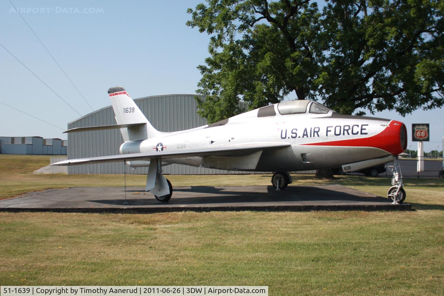 51-1639, 1954 Republic F-84F Thunderstreak C/N Not found 51-1639, 1954 Republic F-84F-25-RE, c/n: 51-1639