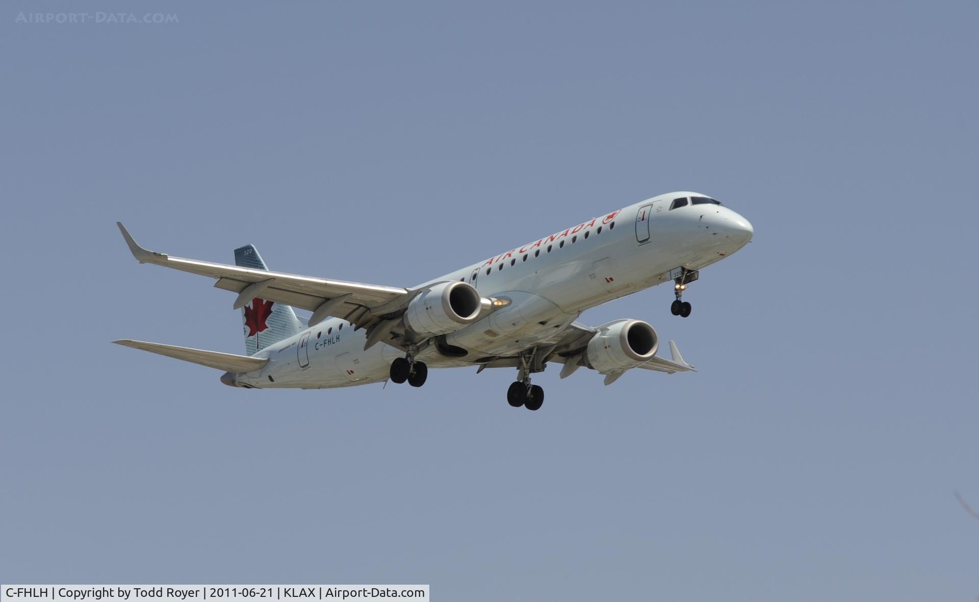 C-FHLH, 2007 Embraer 190AR (ERJ-190-100IGW) C/N 19000068, Landing at LAX