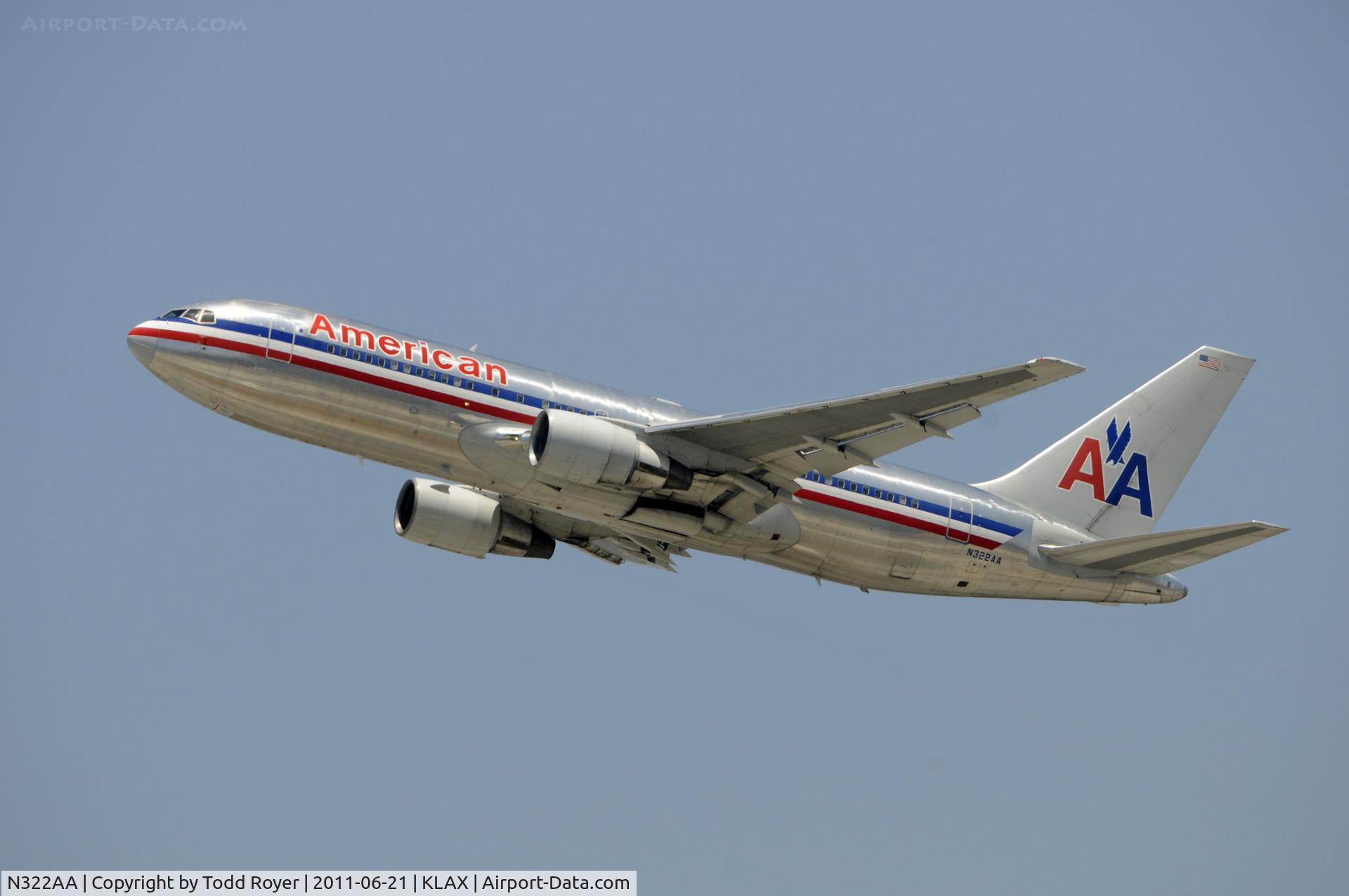 N322AA, 1986 Boeing 767-223 C/N 22323, Departing LAX